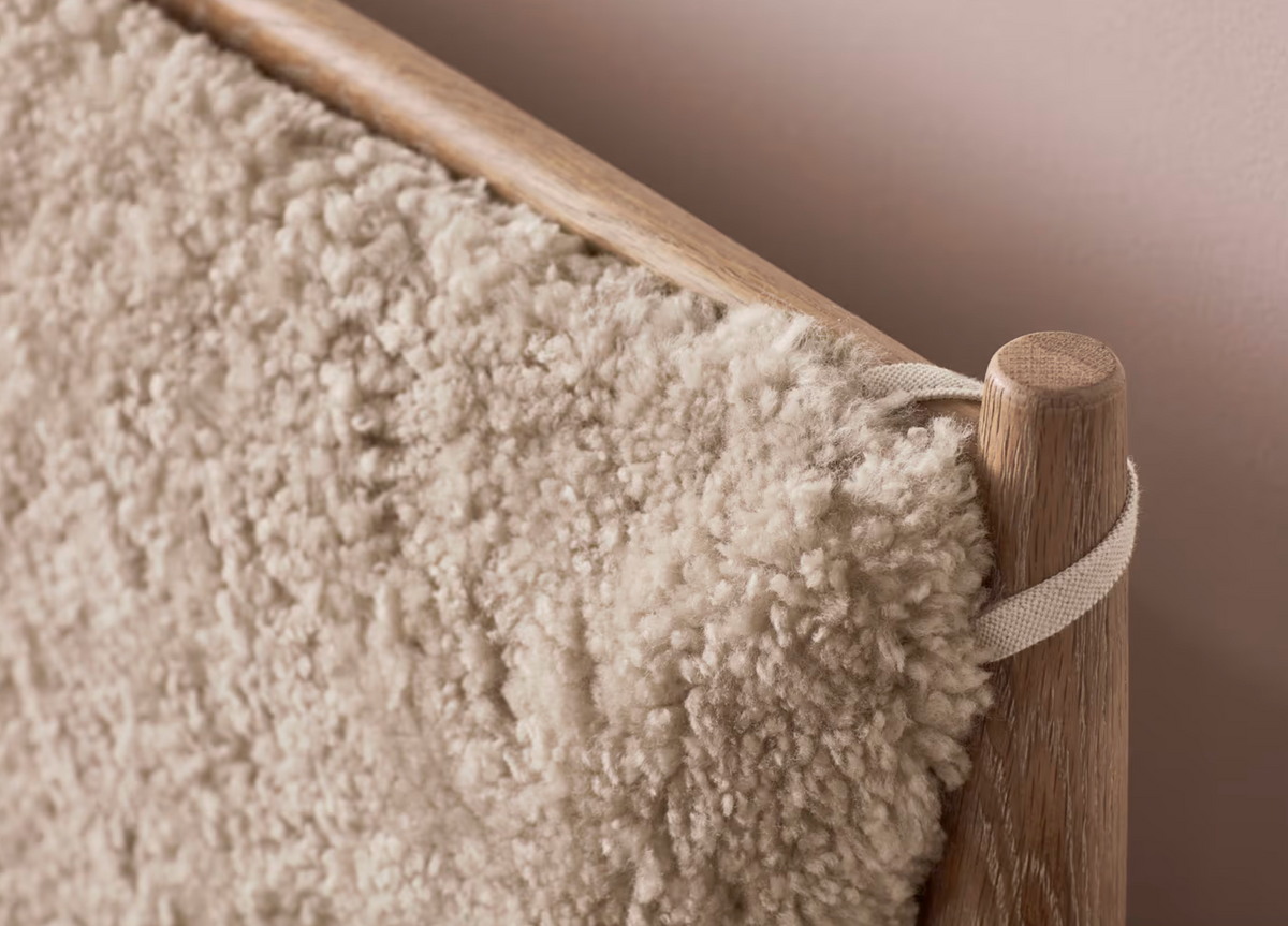 Shearer Bagel Bed in Dark Ash or Light Oak